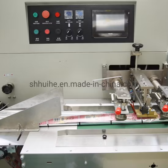 Type d'oreiller serviette couverts ensemble Machine d'emballage papier de soie humide vaisselle fourchette plat Machine à emballer
